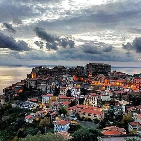 La Casa Dei Fiori * Pisciotta